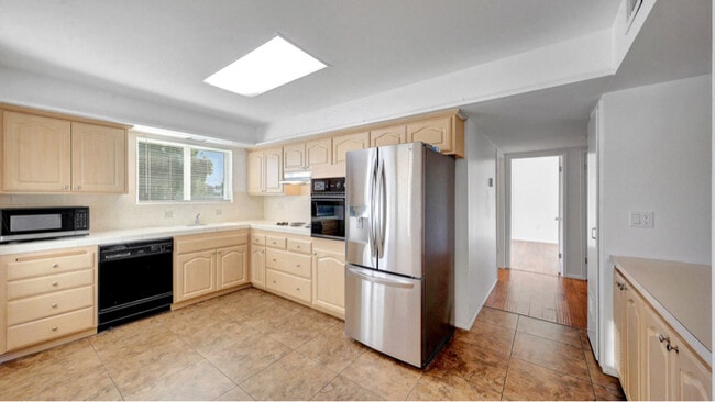 10266 Snead Cir N in Sun City, AZ - Building Photo - Building Photo