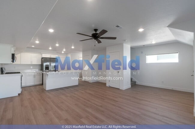 property at 1382 N Mdw Ln