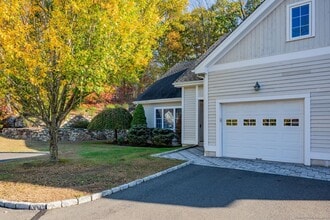 101 Church Rd in Southbury, CT - Building Photo - Building Photo
