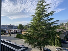 20686 Eastleigh Crescent in Langley, BC - Building Photo