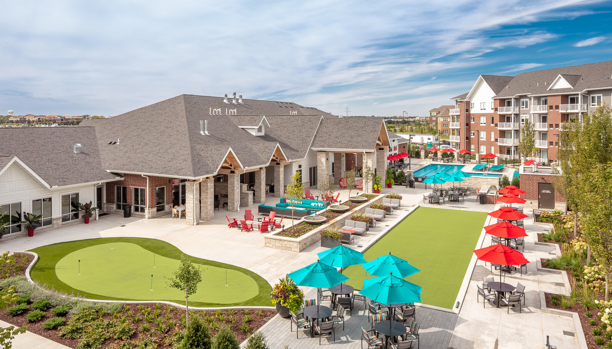 The Reserve at Arbor Lakes in Maple Grove, MN - Building Photo