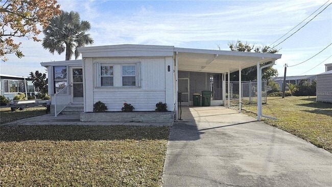 1355 Flamingo Dr in Englewood, FL - Building Photo - Building Photo