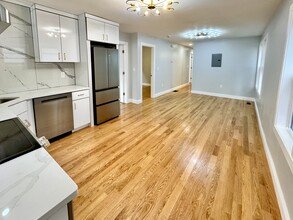 7 Ward St, Unit 11 in Somerville, MA - Building Photo - Building Photo