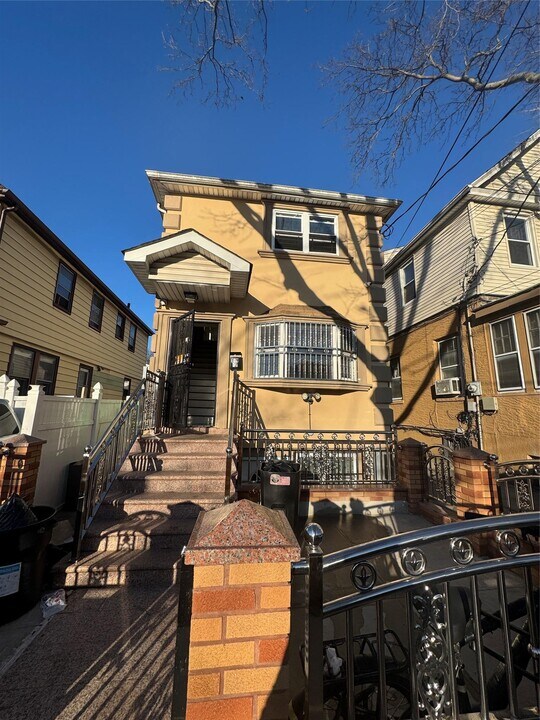 109-37 156th St-Unit -1st floor in Queens, NY - Building Photo