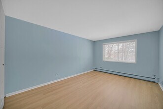 4731 St Joseph Creek Rd in Lisle, IL - Building Photo - Building Photo