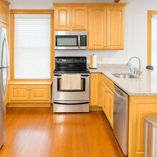 20 Berkeley Ave in Newport, RI - Building Photo - Building Photo