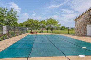 232 SW Chartwell Cir in Lee's Summit, MO - Building Photo