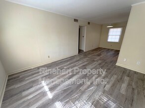 1045 W Meadow Dr in Lancaster, SC - Building Photo - Building Photo