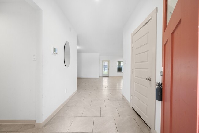 property at 818 Starcross Bnd Dr