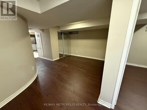 106 Marydale Ave in Markham, ON - Building Photo - Building Photo