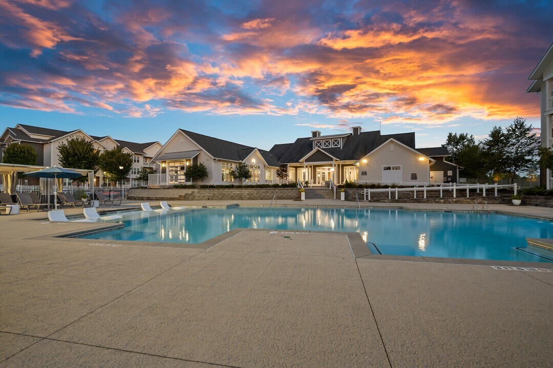 The Station at Poplar Tent in Concord, NC - Foto de edificio