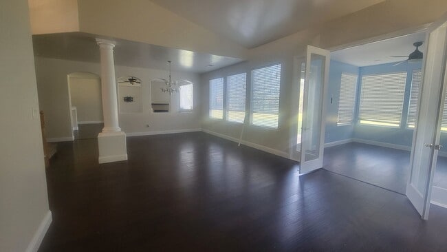 11226 Vista De Cally Dr in Bakersfield, CA - Building Photo - Building Photo