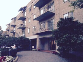 1160 N Quincy St in Arlington, VA - Building Photo