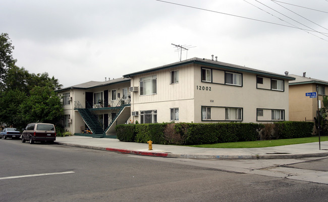 12002 Hart St in North Hollywood, CA - Building Photo - Building Photo