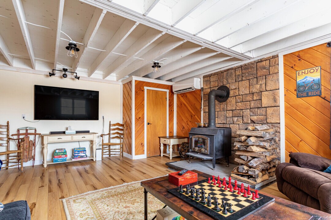 8 Ruland Rd in Maplecrest, NY - Building Photo