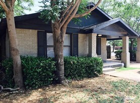2504 22nd St in Lubbock, TX - Building Photo