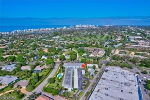 750 Mooring Line Dr in Naples, FL - Building Photo