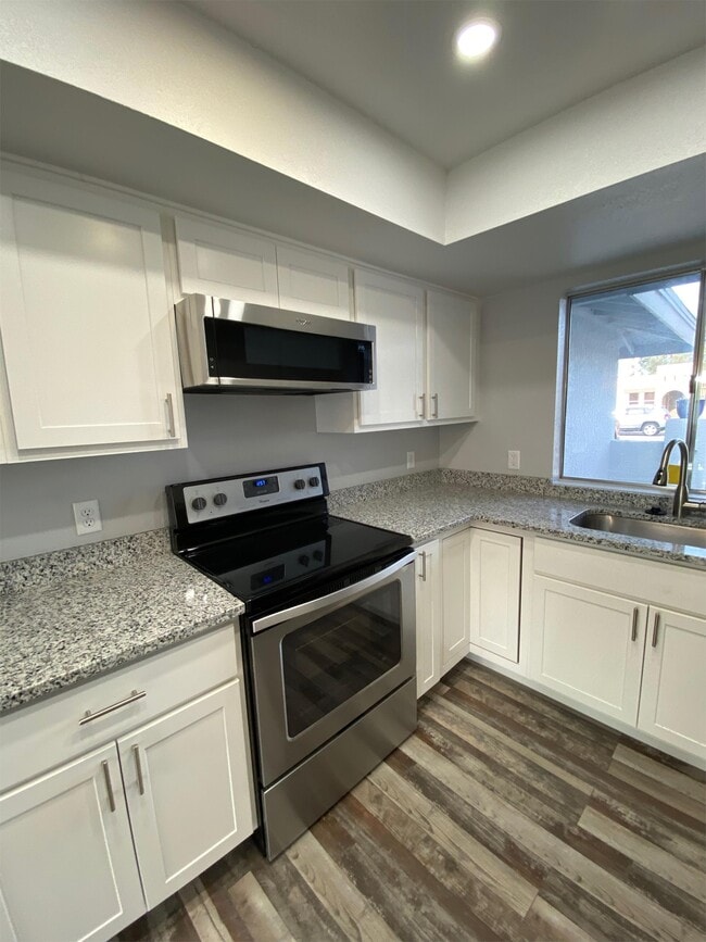 4007 W Rue De Lamour Ave in Phoenix, AZ - Building Photo - Building Photo