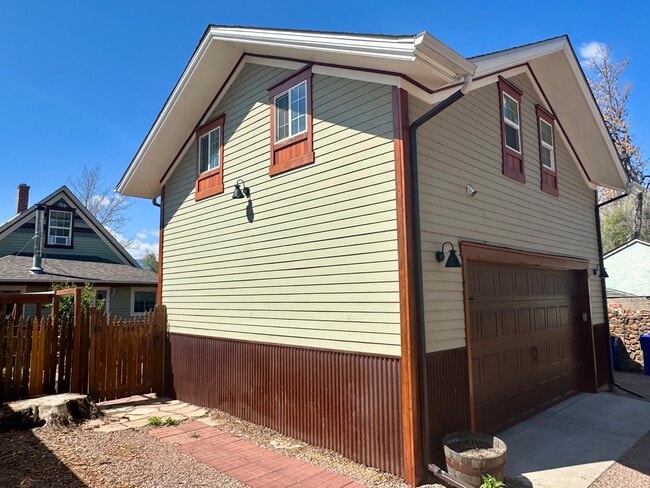 property at 812 E Cache La Poudre St