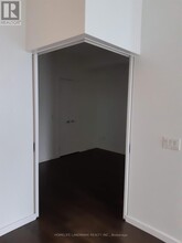 8 York St in Toronto, ON - Building Photo - Building Photo