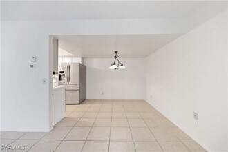 3625 Boca Ciega Dr in Naples, FL - Foto de edificio - Building Photo