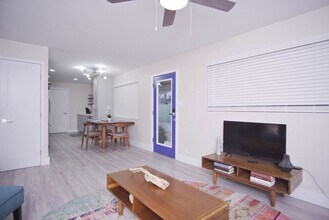 2543 E Brill St in Phoenix, AZ - Building Photo - Building Photo