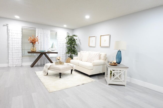 9740 Pecan Tree Dr in Boynton Beach, FL - Building Photo - Building Photo