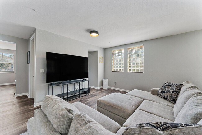 500 Pacific Grove Dr in West Palm Beach, FL - Building Photo - Building Photo