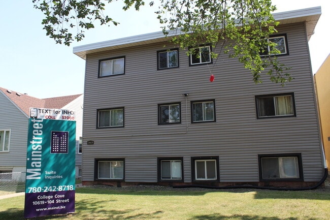 College Cove in Edmonton, AB - Building Photo - Building Photo