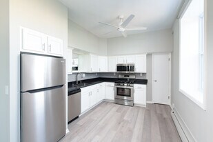 2266 S Kinnickinnic Ave, Unit 1