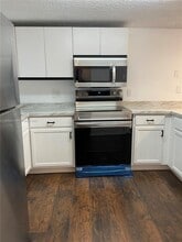 5650 W 26th Ct in Hialeah, FL - Building Photo - Building Photo