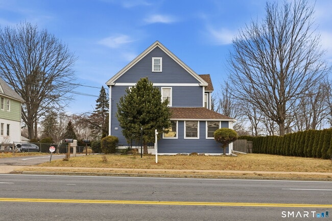 property at 44 E Cedar St