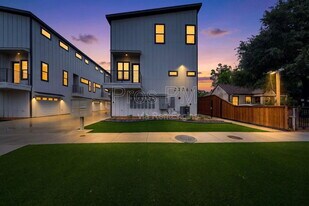 2226 Shea Rd in Dallas, TX - Building Photo