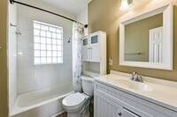 2505 Isabella St photo'