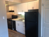 Building Photo - Parkwood Plaza Apartamentos in Denver, Colorado