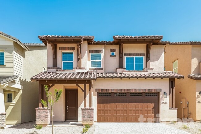 property at 4544 E Grandview St