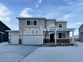 301 N Gibbons Ln in Saratoga Springs, UT - Building Photo