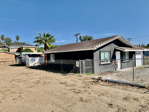 16510 Lakeshore Dr in Lake Elsinore, CA - Building Photo - Building Photo