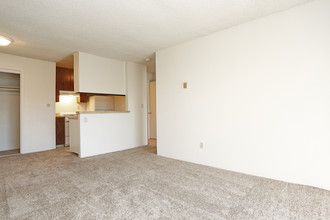 Iron Horse Apartments in Stockton, CA - Building Photo - Interior Photo