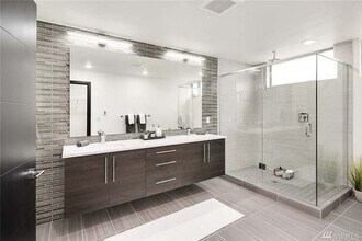 3041 20th Ave W in Seattle, WA - Foto de edificio - Building Photo