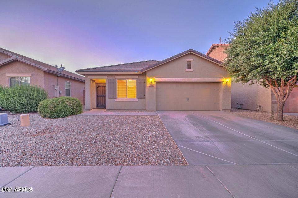 4582 W Crescent Rd in Queen Creek, AZ - Building Photo