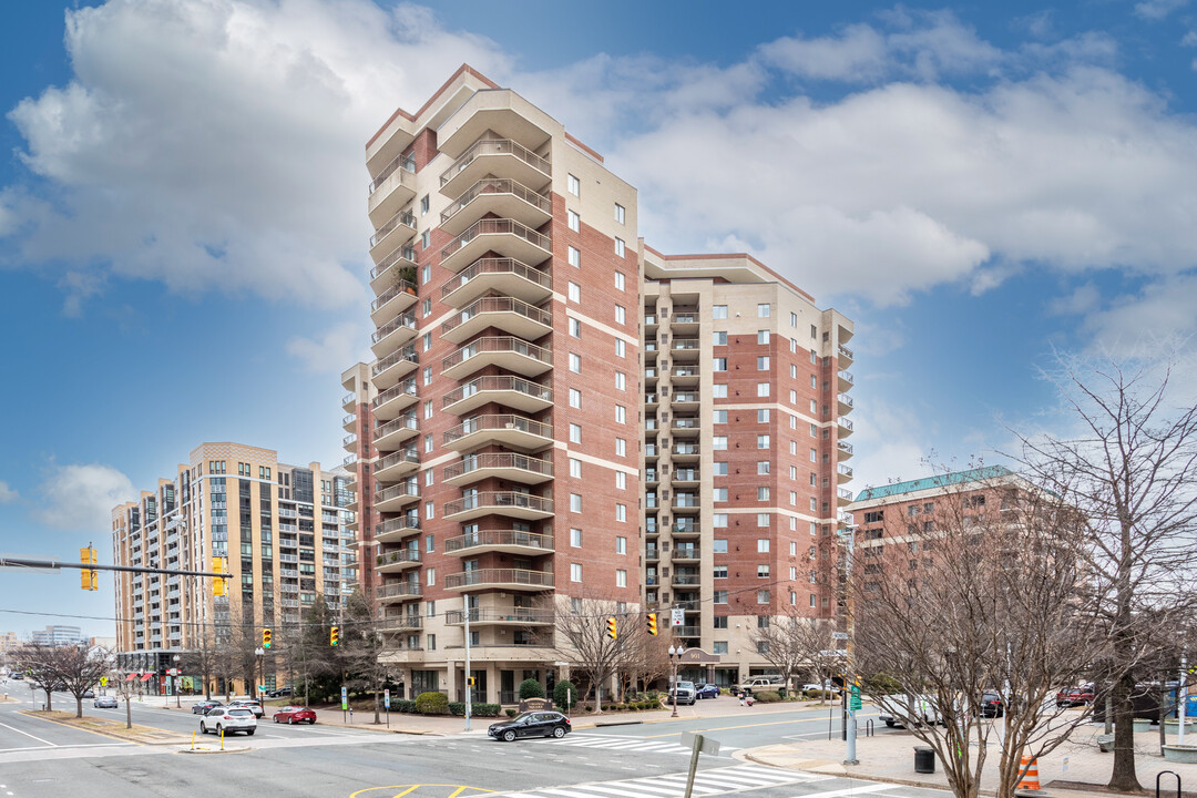 Virginia Square Condominium in Arlington, VA - Building Photo