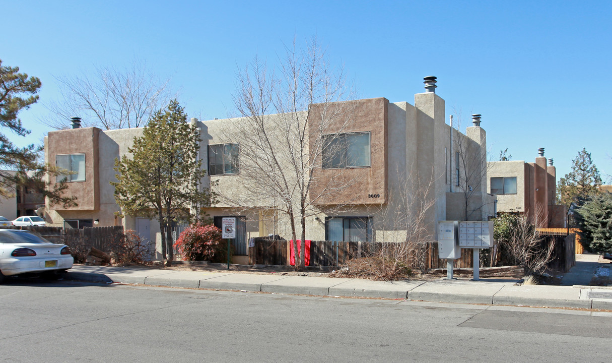 3609-3613 Wellesley Dr NE in Albuquerque, NM - Building Photo