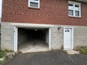 907 N Pine St in Burnham, PA - Building Photo - Building Photo