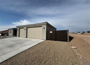 3471 Sunglow Dr in Bullhead City, AZ - Building Photo - Building Photo