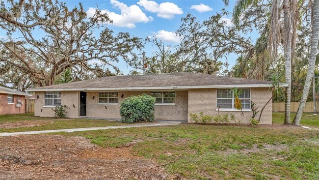 5312 Oakwood Ct in Tampa, FL - Building Photo - Building Photo