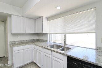 8742 E Via De La Luna in Scottsdale, AZ - Building Photo - Building Photo