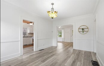 1628 S Trenton Ave in Tulsa, OK - Foto de edificio - Building Photo