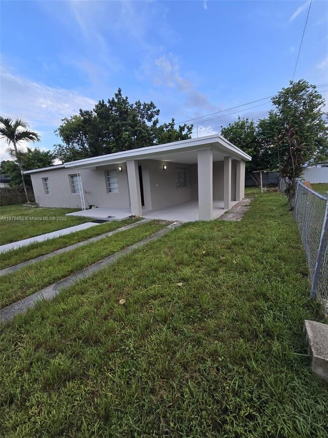 14420 Monroe St in Miami, FL - Building Photo - Building Photo
