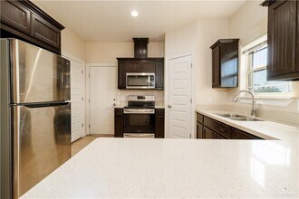 11 W Garfield Ave in Alton, TX - Building Photo - Building Photo